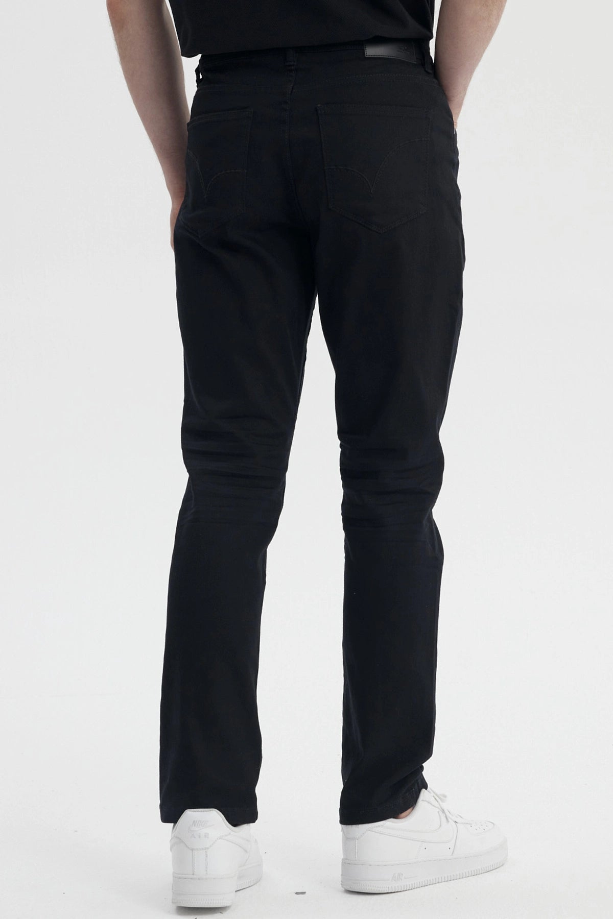 Jeans Hombre Slim Color Negro