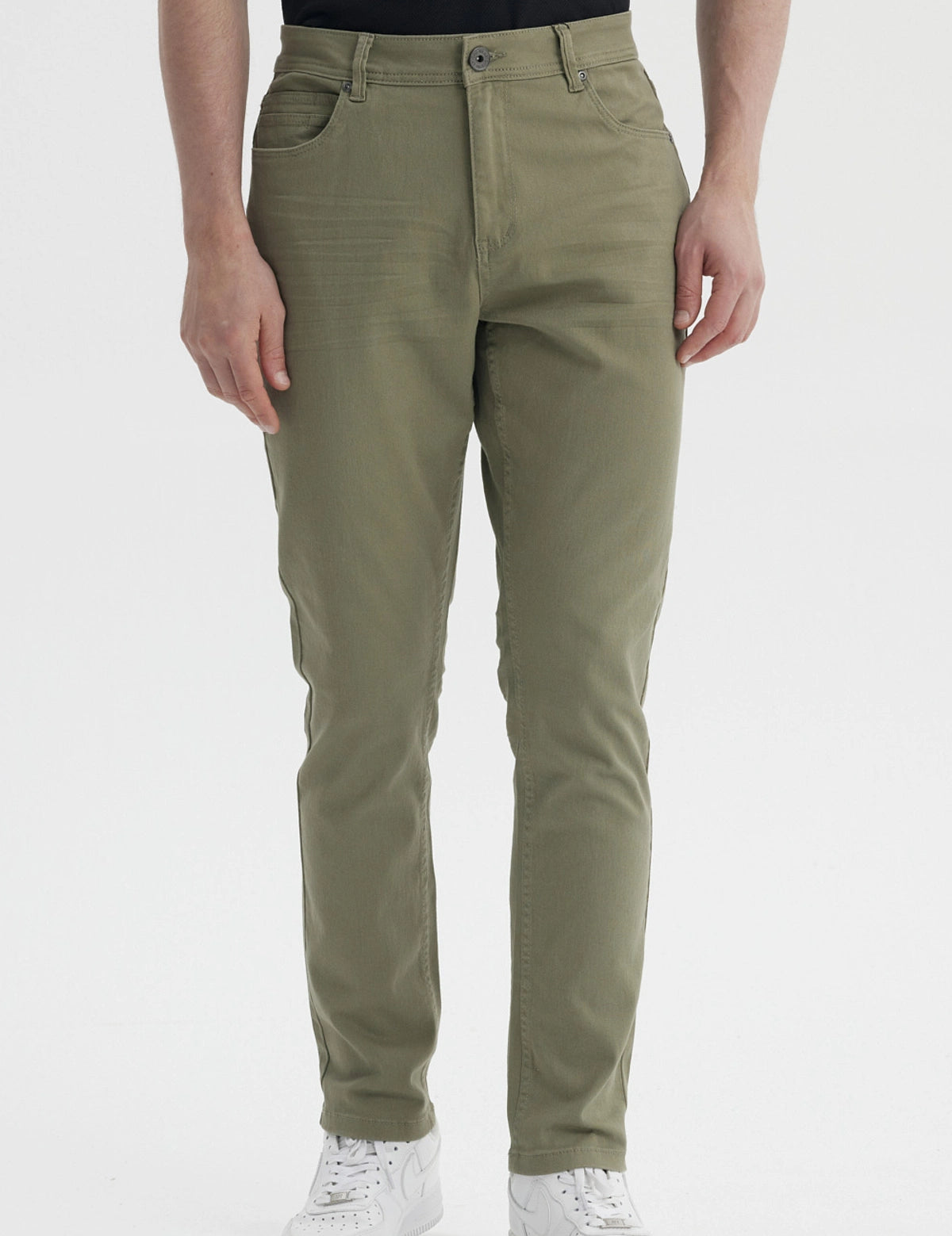 Jeans slim hombre verde militar sin estampa con bolsillos y botón frontal diseño liso casual