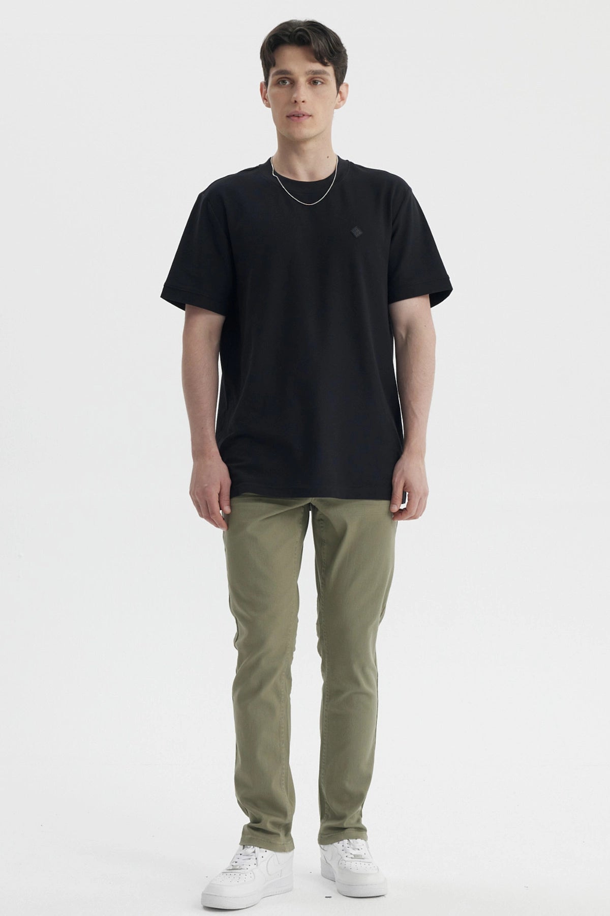 Jeans Hombre Slim Color Verde Militar