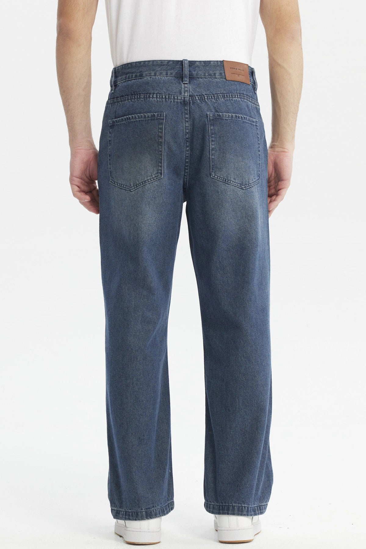 Jeans rectos para hombre en azul retro con efecto lavado sin estampa visibles cómodos y casuales
