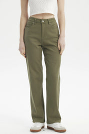 Jeans rectos verde militar mujer con diseño liso y cierre de botón frontal visibles