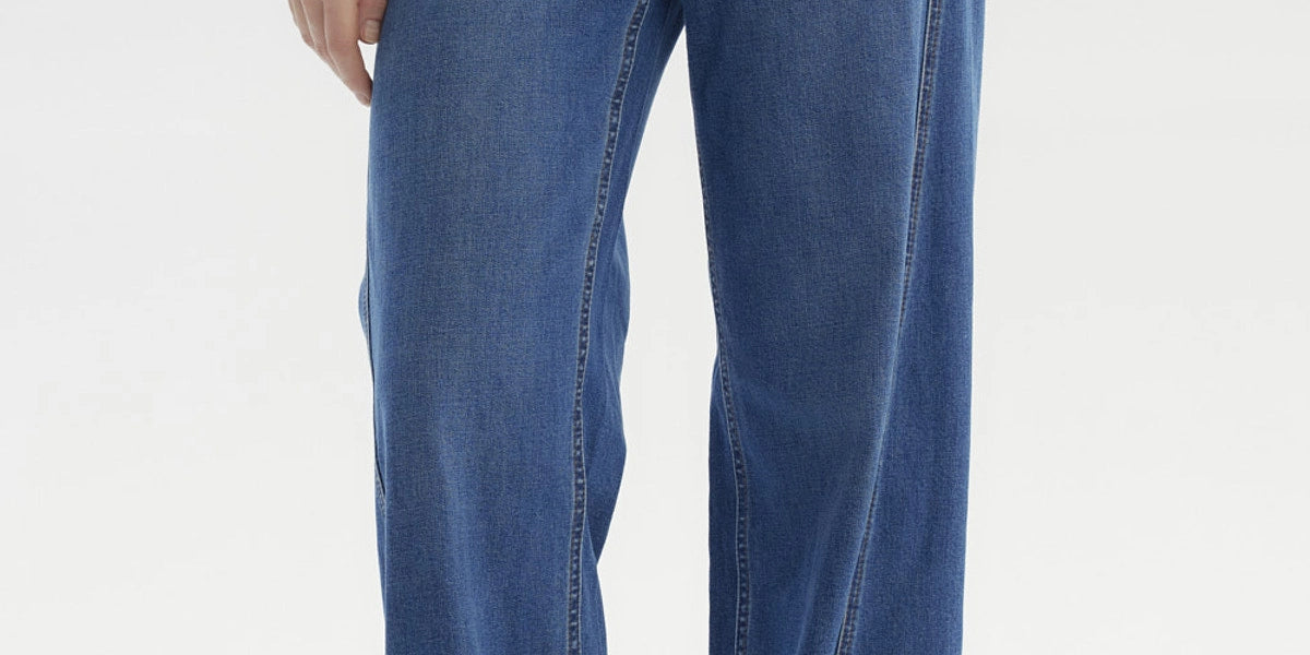 Jeans rectos azul mujer con diseño liso y costuras visibles ideales para un look casual diario