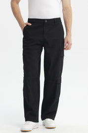 Jeans baggy negro para hombre con bolsillos cargo laterales estilo casual y urbano