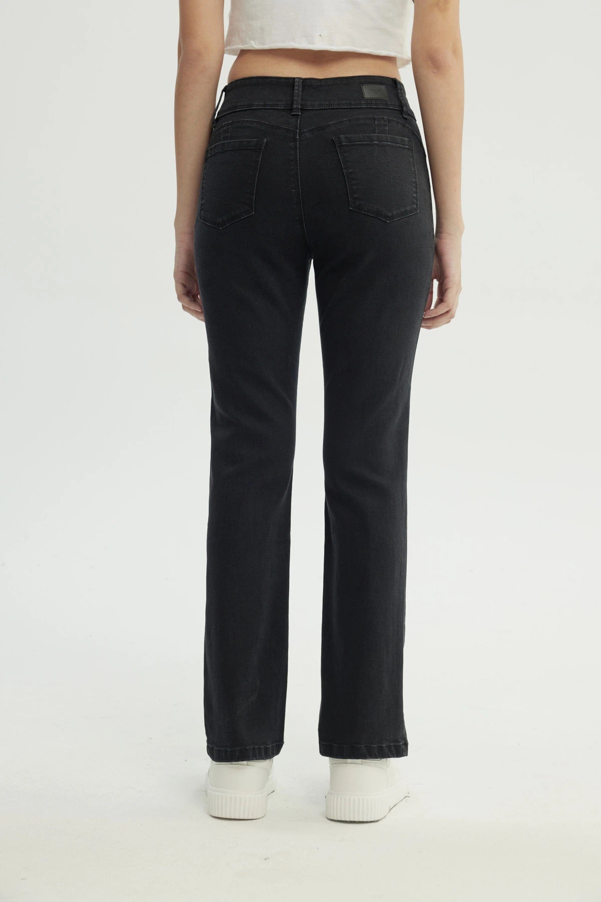Jeans Mujer Calce Recto Negro