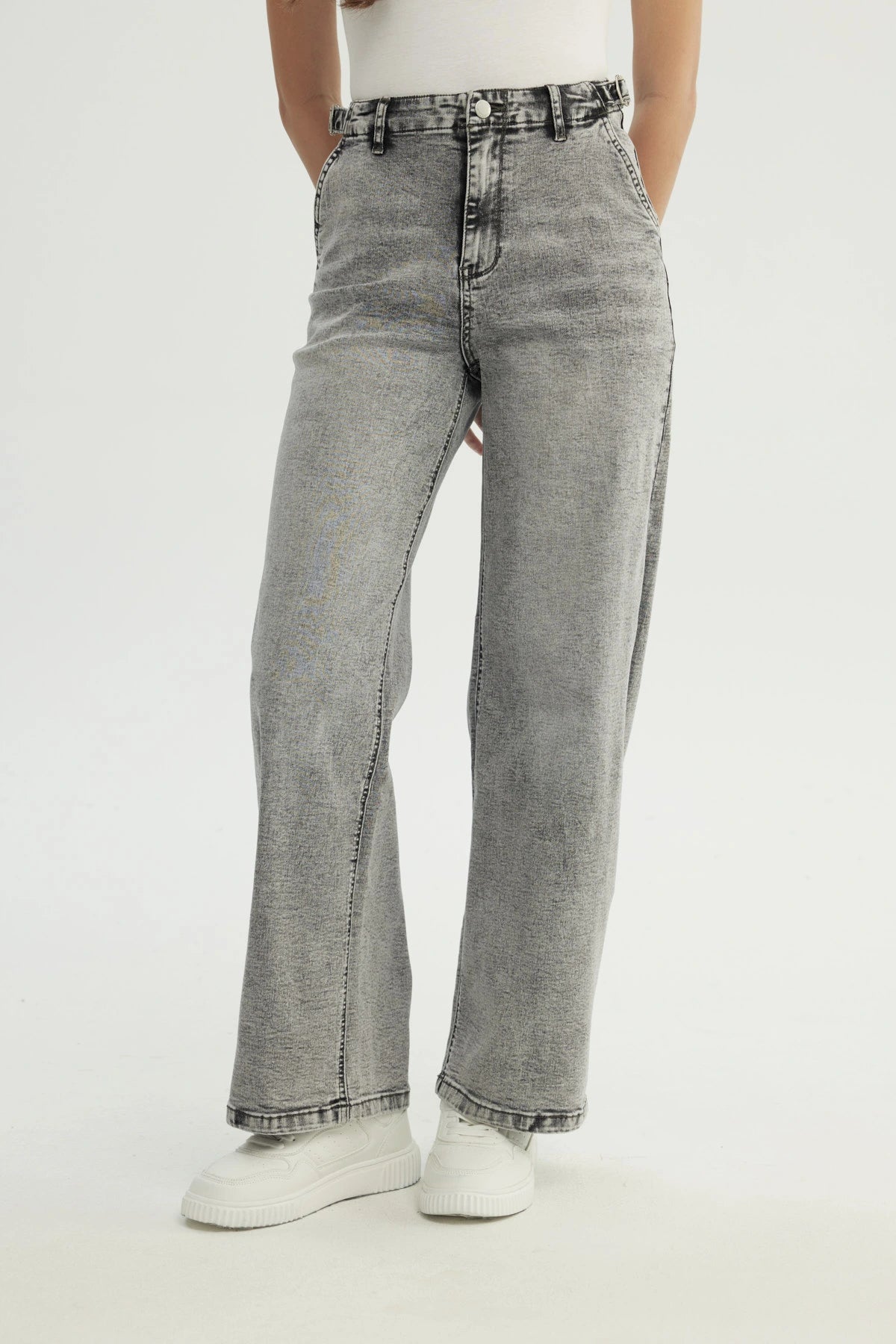 Jeans Mujer Calce Recto Gris