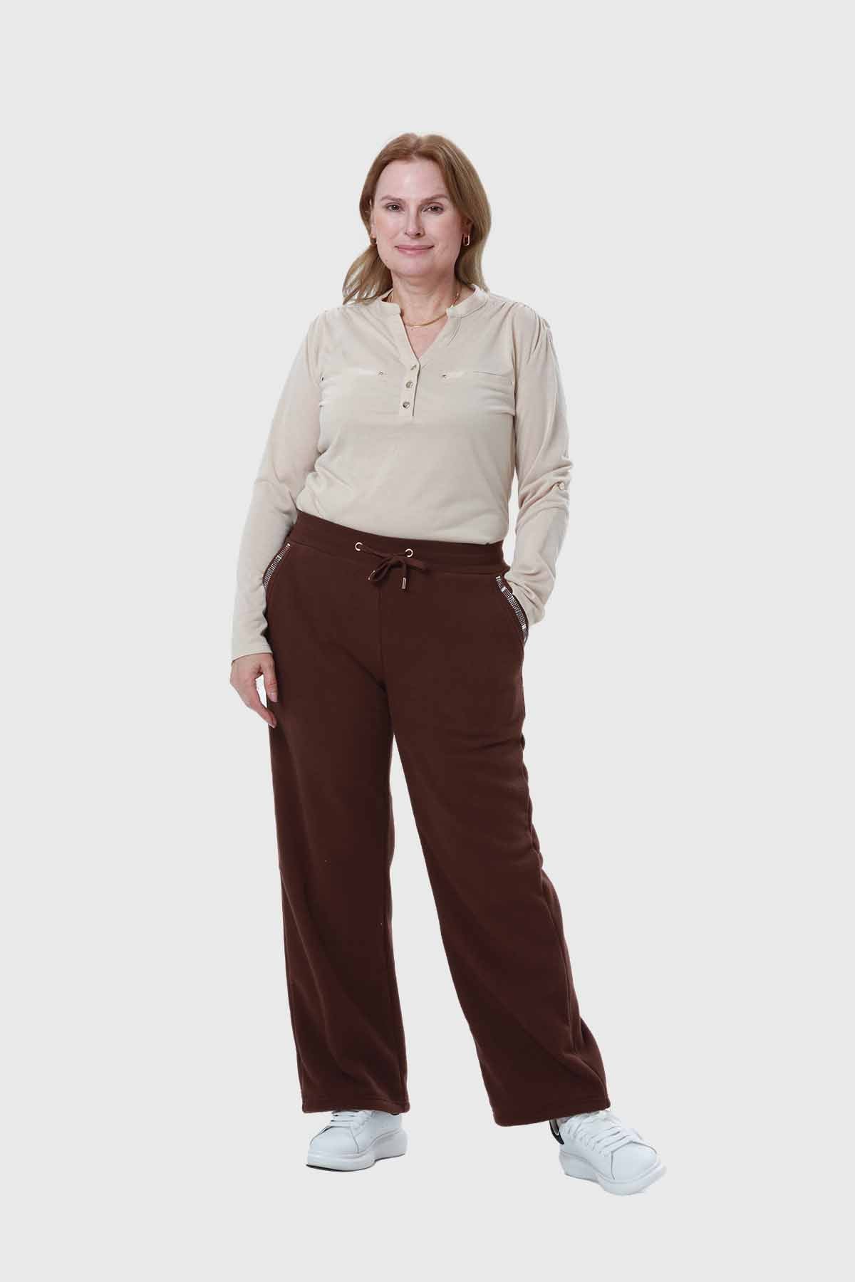 Pantalón Buzo Mujer Calce Recto Café