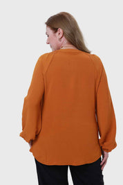 Blusa Mujer Con Plisado Camel