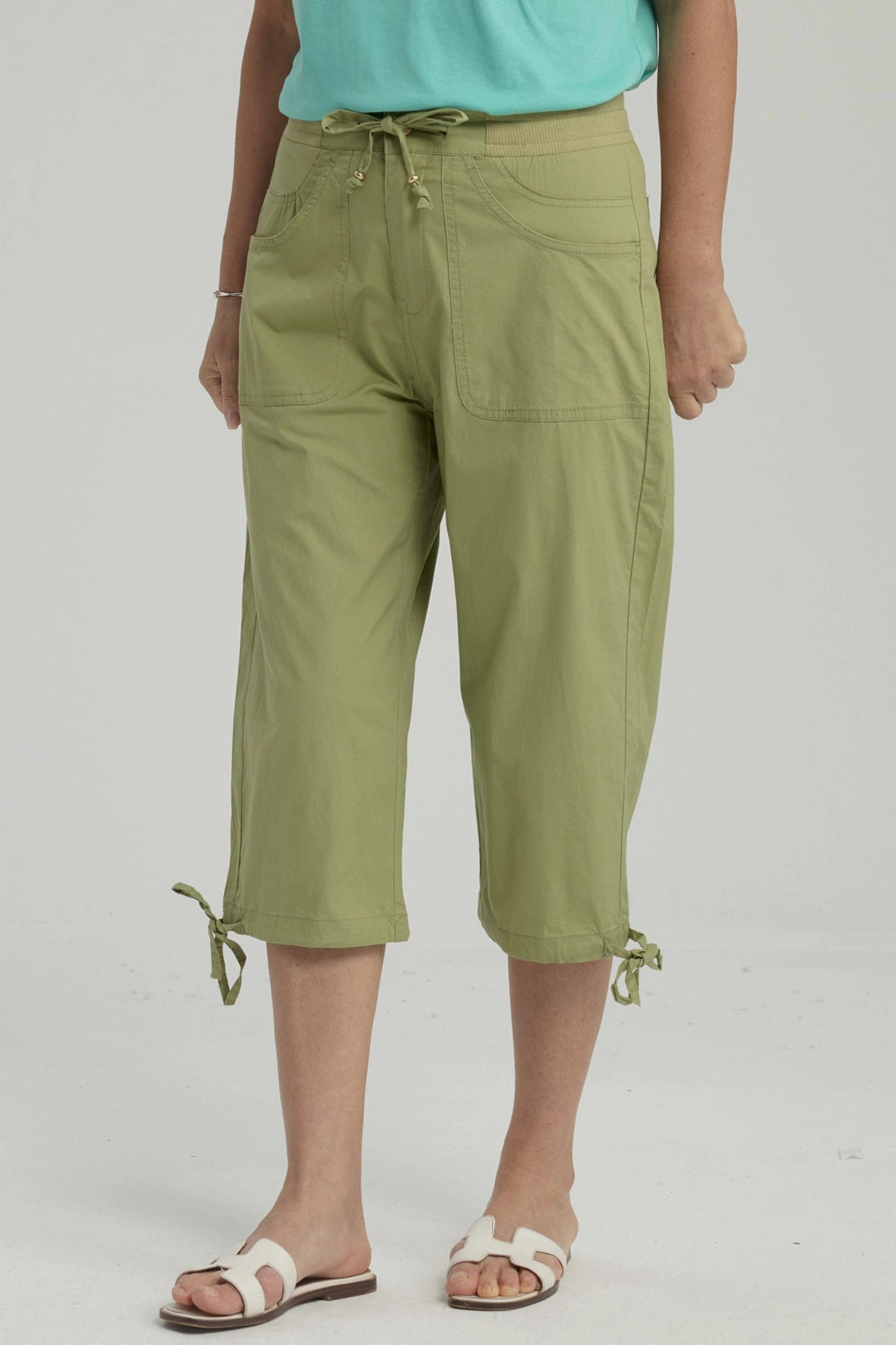 Pescador Mujer Con Cortes Y Apertura Verde Claro