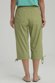 Pescador Mujer Con Cortes Y Apertura Verde Claro