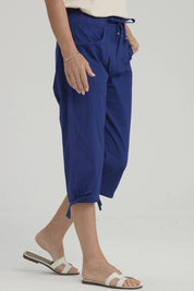 Pescador Mujer Con Cortes Y Apertura Azul Oscuro