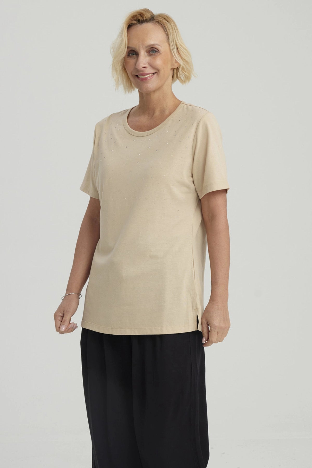 Polera Mujer Con Tachas Beige Oscuro