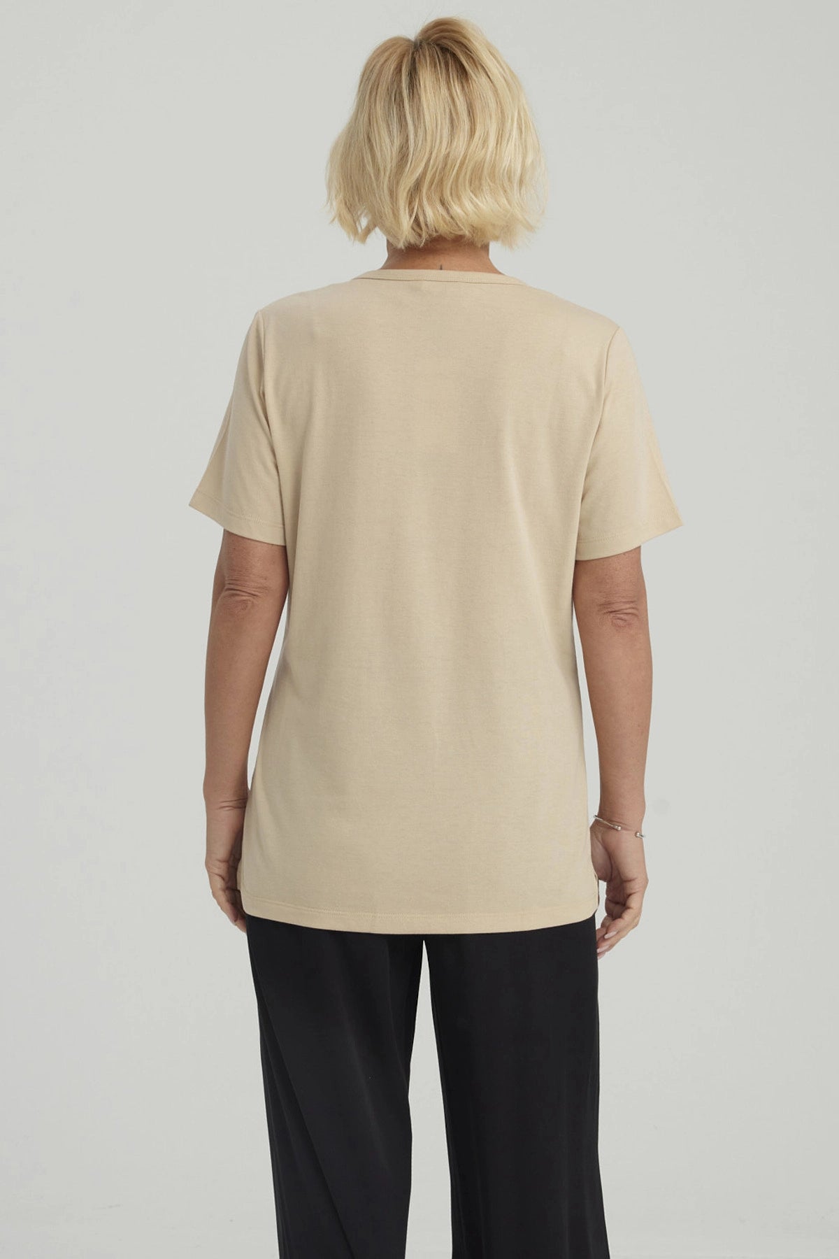 Polera Mujer Con Tachas Beige Oscuro