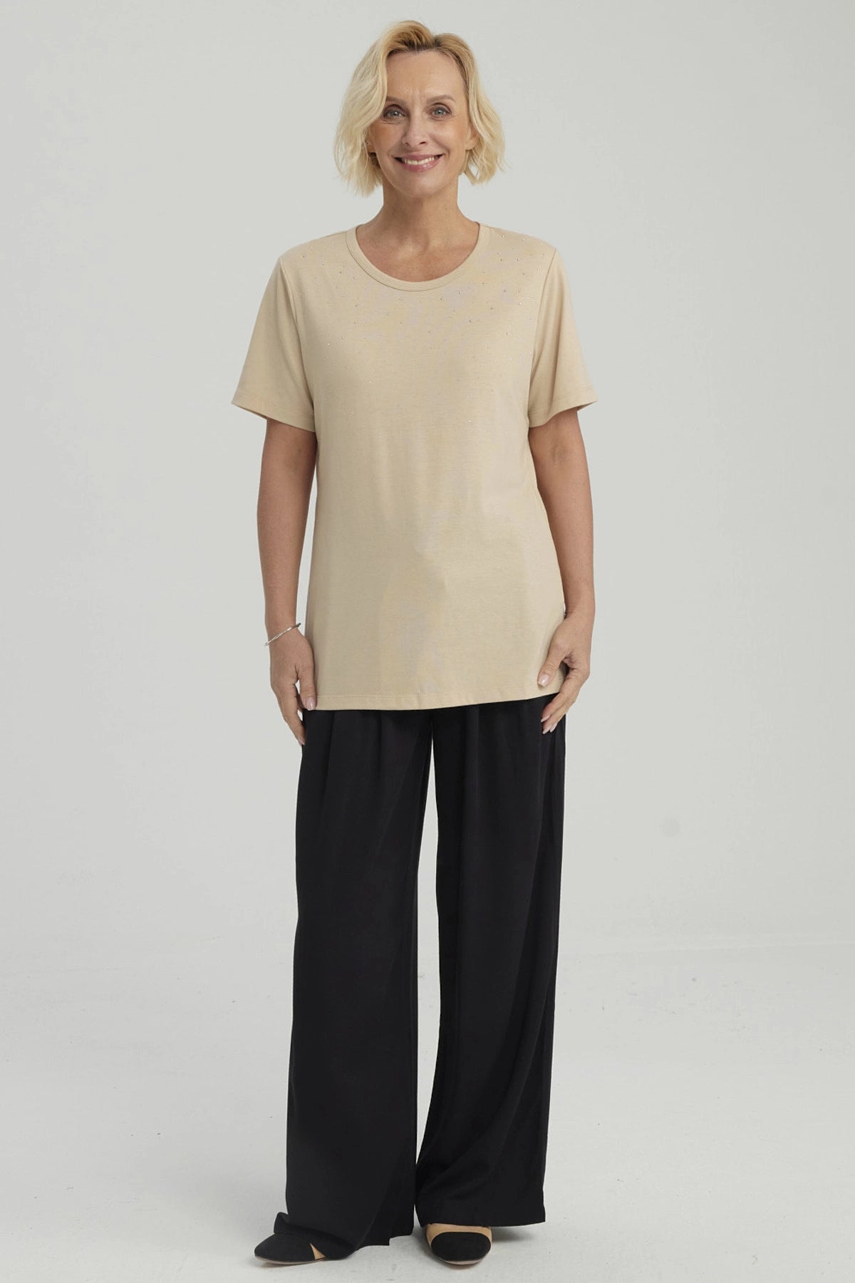 Polera Mujer Con Tachas Beige Oscuro