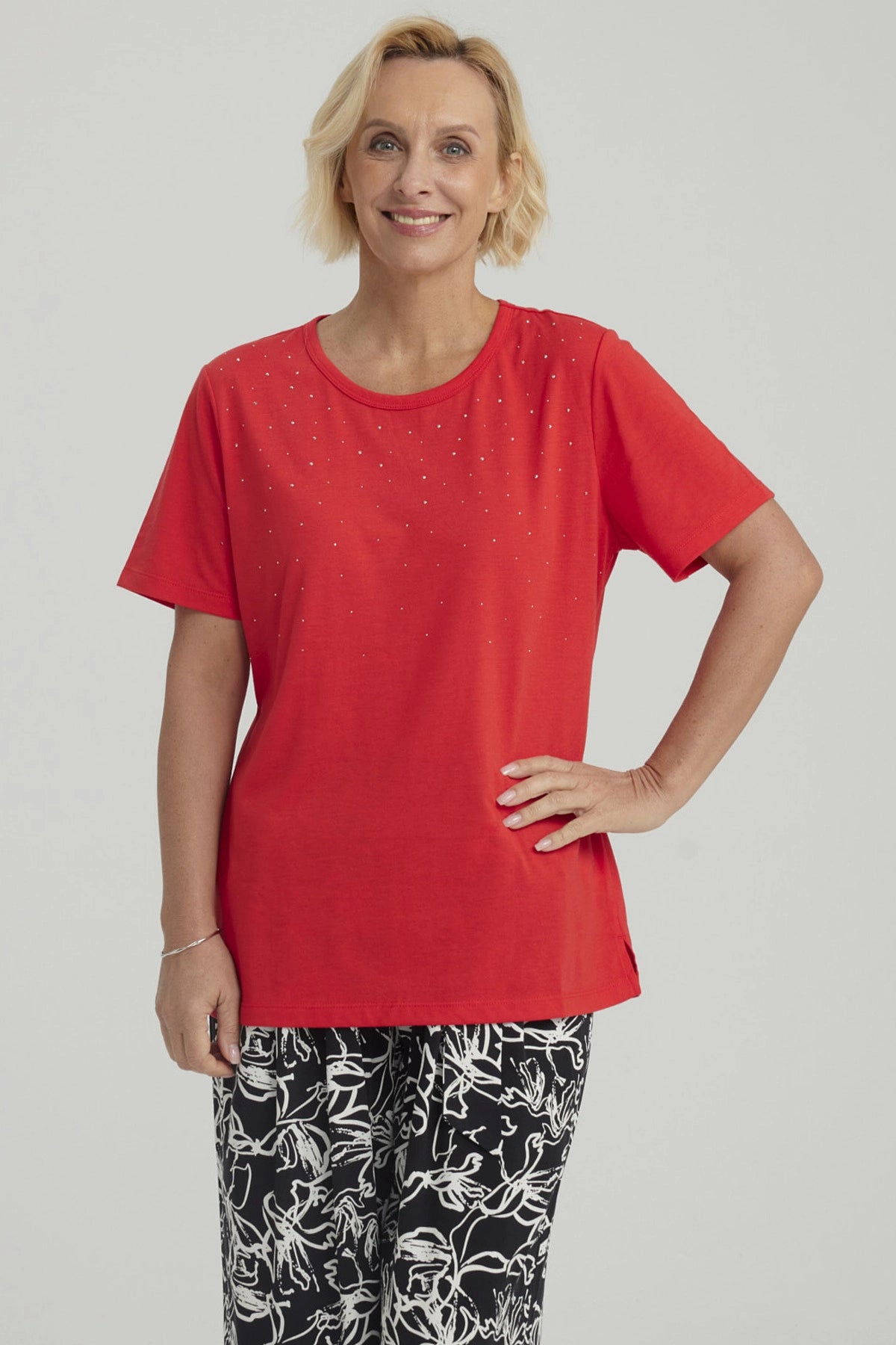 Polera Mujer Con Tachas Rojo