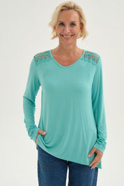 Polera Mujer Con Detalle Macramé Verde Agua