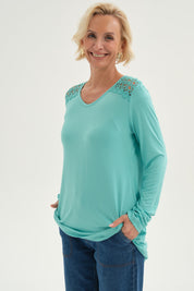 Polera Mujer Con Detalle Macramé Verde Agua