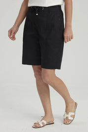 Bermuda Mujer Con Cortes Y Apertura Negro