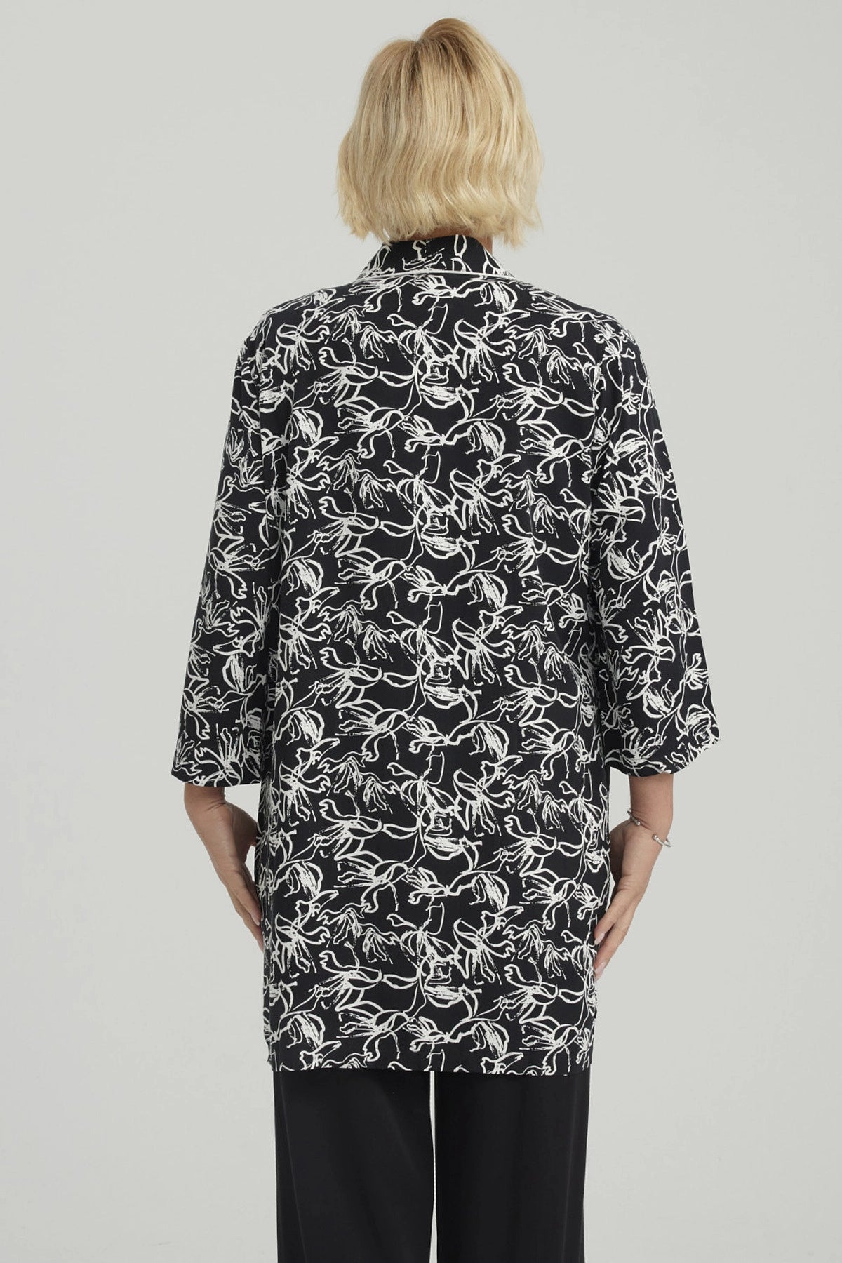 Blusa Mujer Roll Up Negro / Blanco