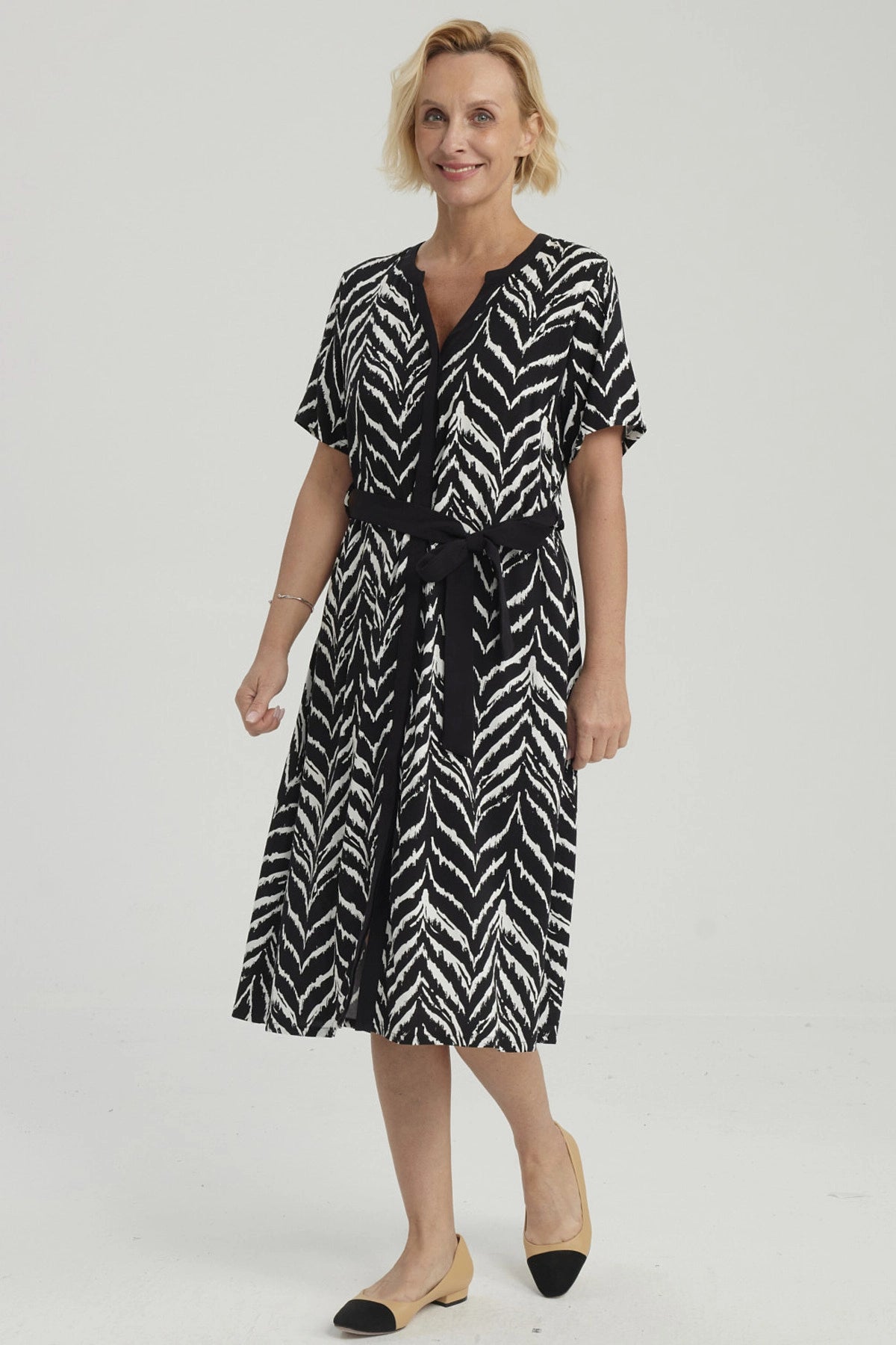 Vestido Mujer Con Cinturón Negro