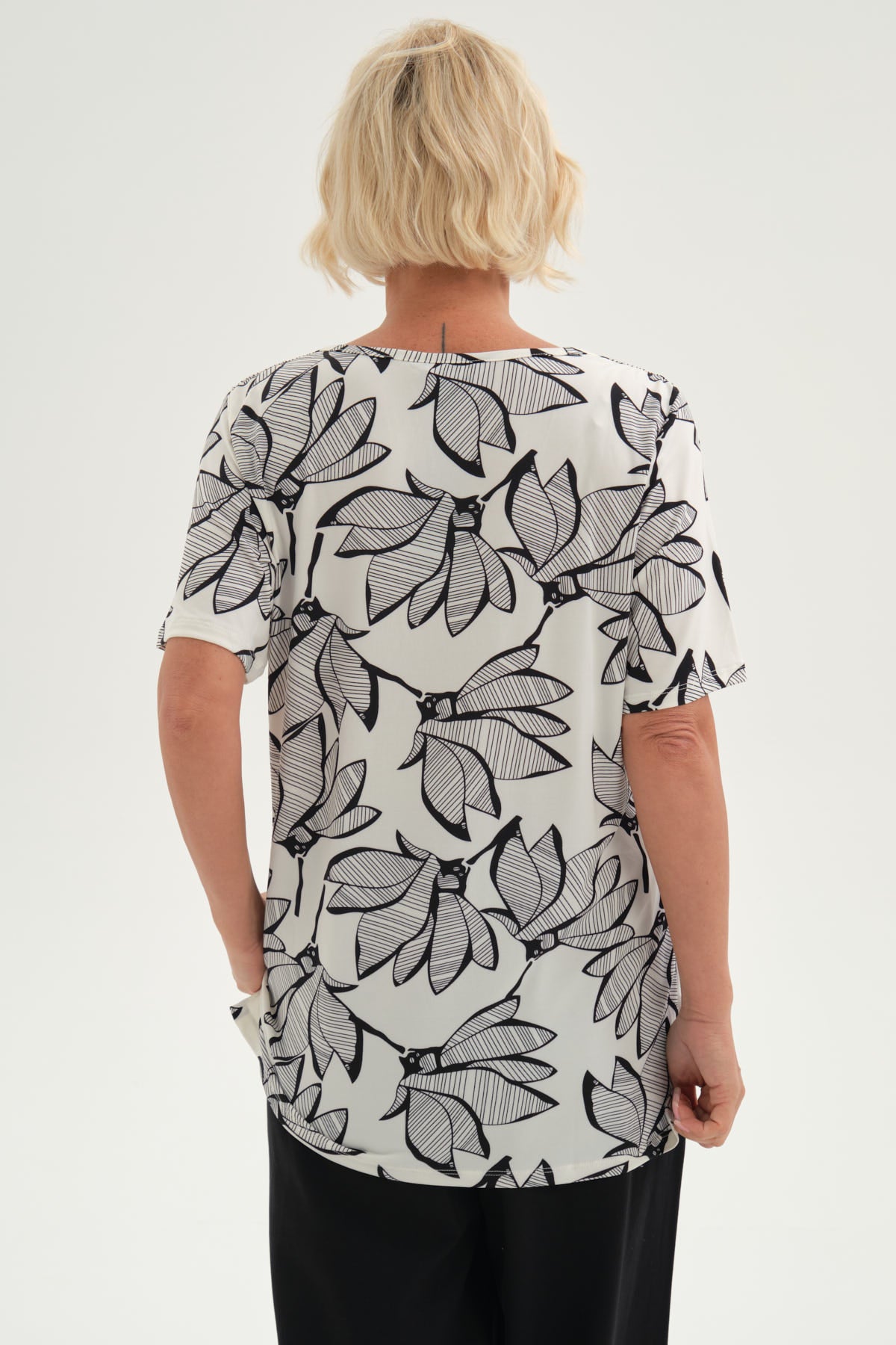 Polera Mujer Full Estampado Aplicación Negro