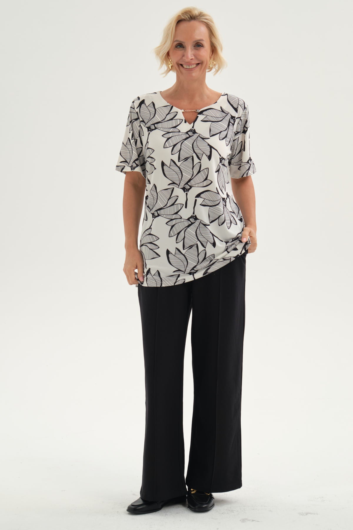 Polera Mujer Full Estampado Aplicación Negro