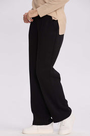 Pantalón Buzo Mujer Calce Recto Costura Delantera Negro