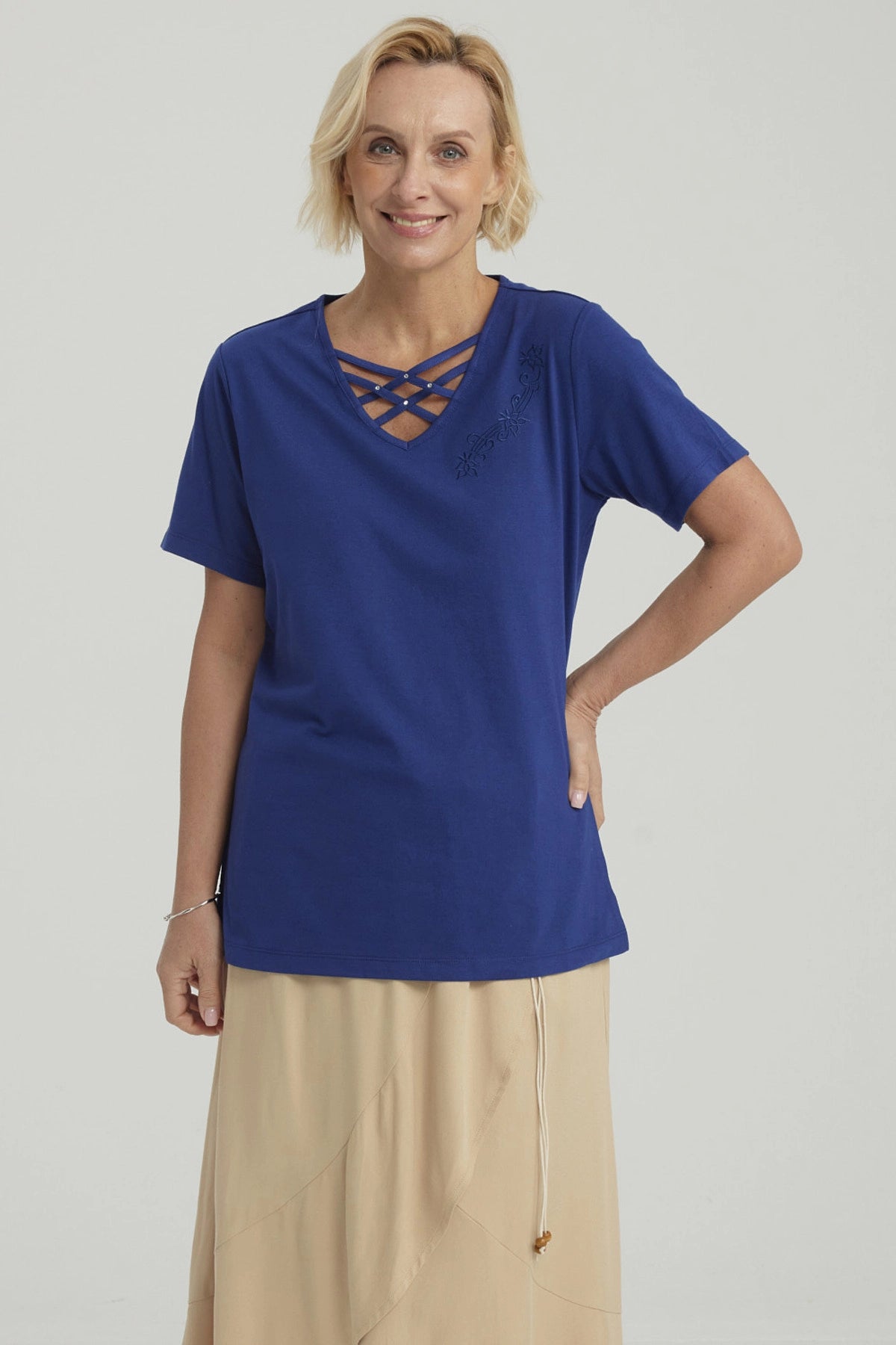 Polera Mujer Detalle Escote Azul Oscuro