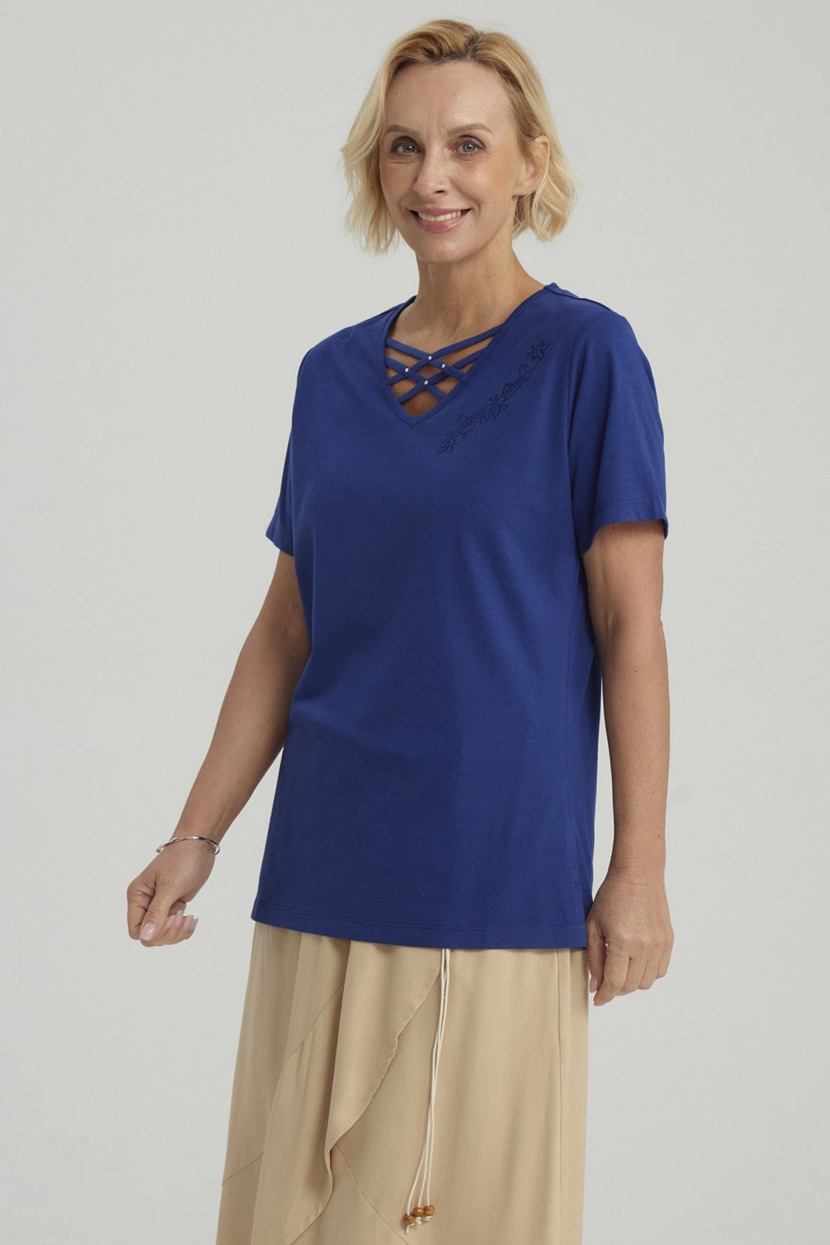 Polera Mujer Detalle Escote Azul Oscuro