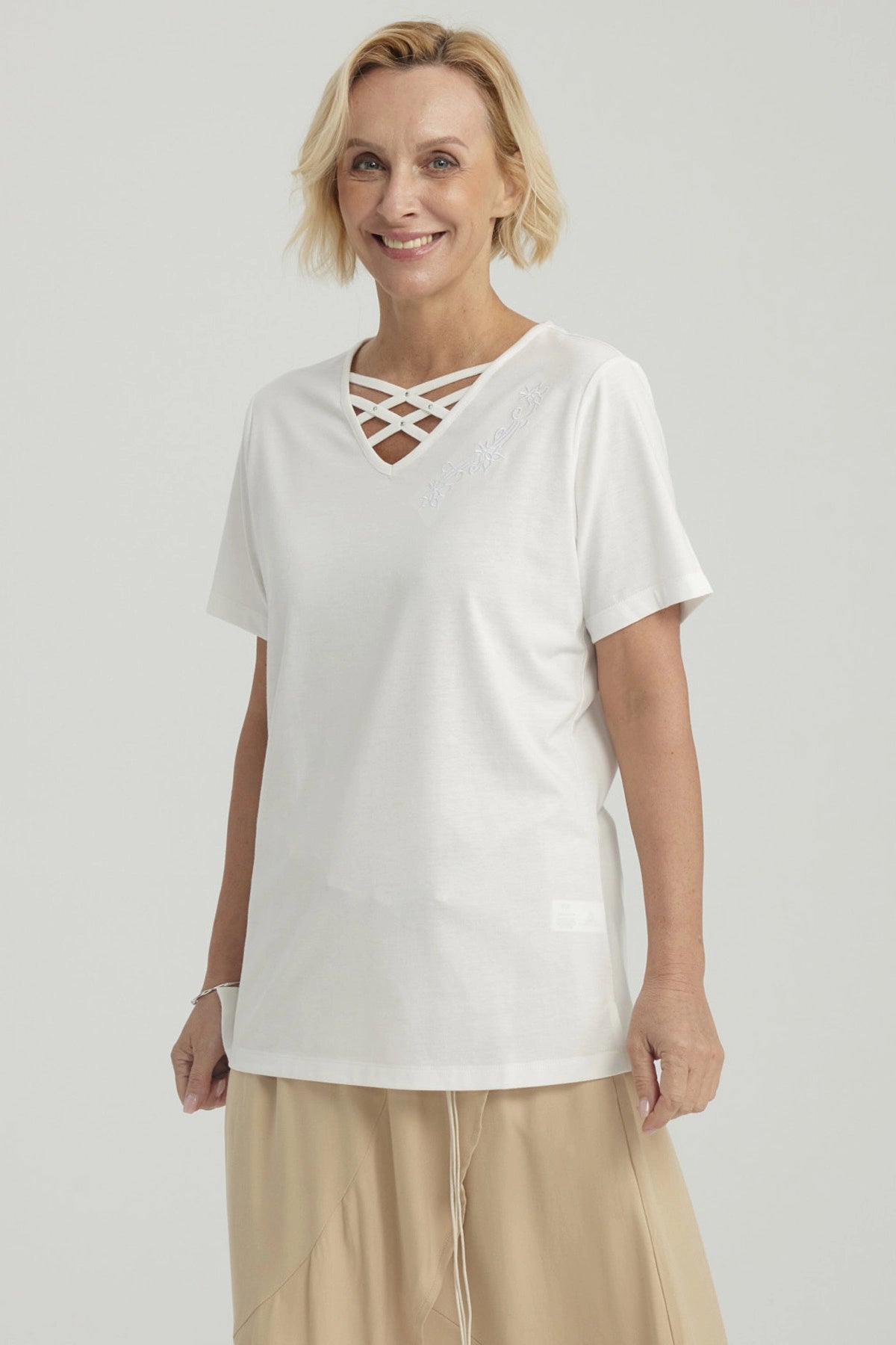 Polera Mujer Detalle Escote Crudo