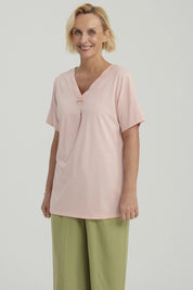 Polera Mujer Detalle Escote Palo Rosa