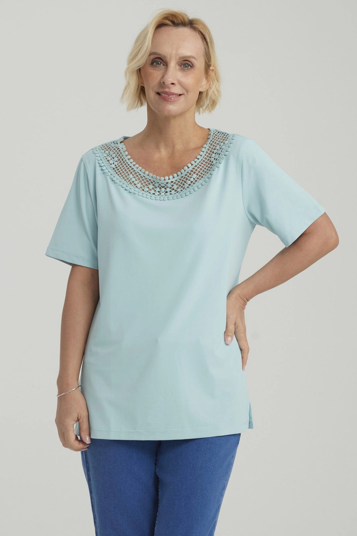 Polera Mujer Aplicación Cuello Celeste