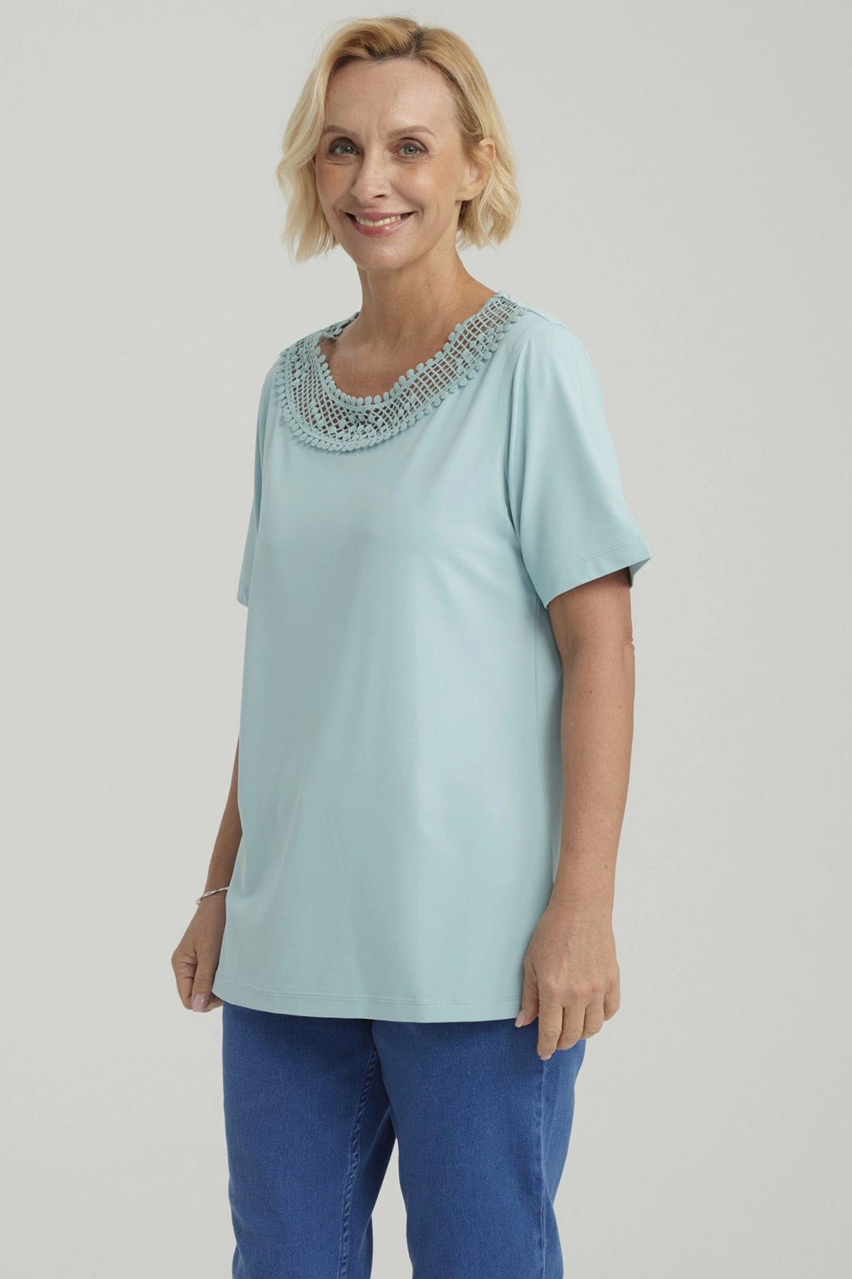 Polera Mujer Aplicación Cuello Celeste