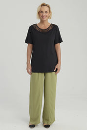 Polera Mujer Aplicación Cuello Negro