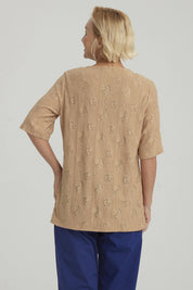 Polera Mujer Texturizada Beige Oscuro