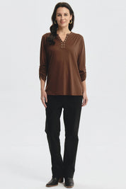 Polera Mujer Cuello Abotónado Café