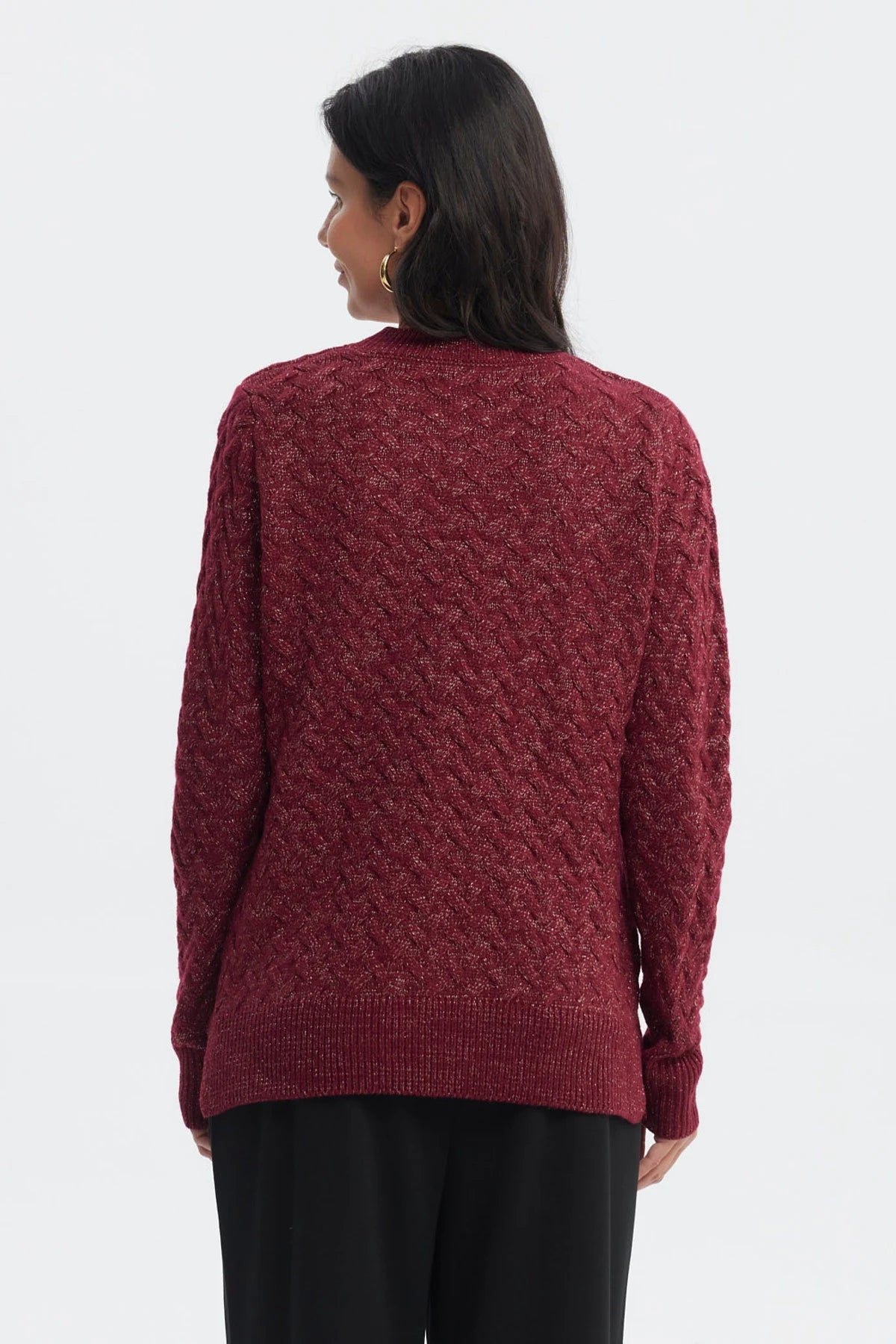Sweater rojo mujer calado con patrón tejido diseño de rombos sin estampa visible ajuste cómodo y cálido
