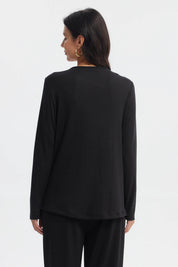 Sweater mujer negro cuello redondo diseño abstracto blanco y negro en la parte delantera estilo casual