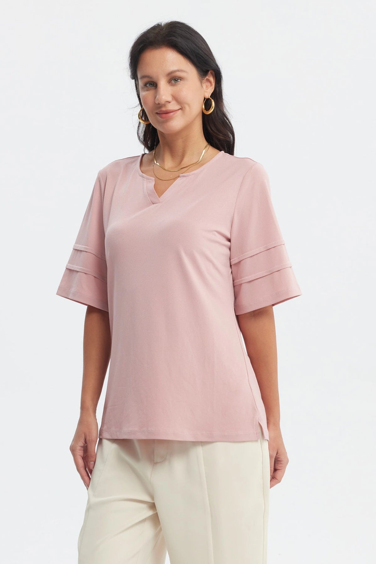 Polera mujer palo rosa de textura suave con mangas cortas y cuello en V sin estampa lisa
