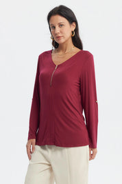 Polera roja mujer con cierre central media pata lisa de manga larga estilo casual