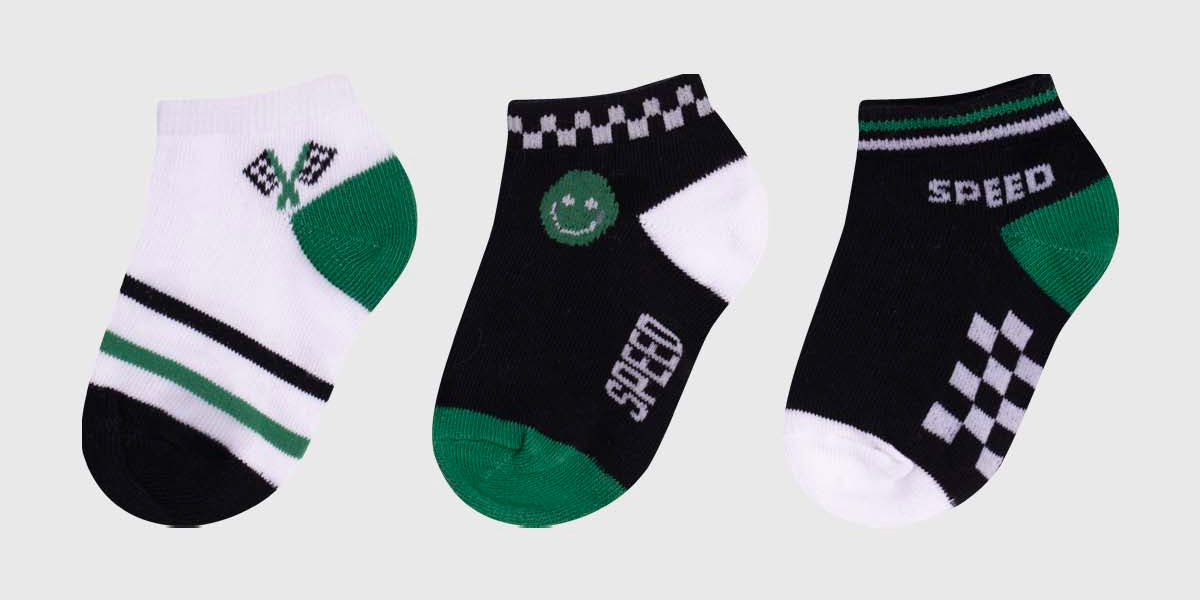 Calceta deportiva niño tripack verde con detalles de cuadros y texto Speed