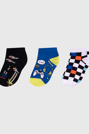 Calcetas deportivas niño tripack negro con diseños de cohetes videojuegos y patrón a cuadros