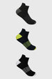 Tripack de calcetas deportivas negras para hombre con detalles en gris verde y blanco diseño de líneas en el empeine