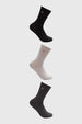 Calcetines mujer tripack negro con pequeños corazones bordados en el lateral diseño minimalista y moderno