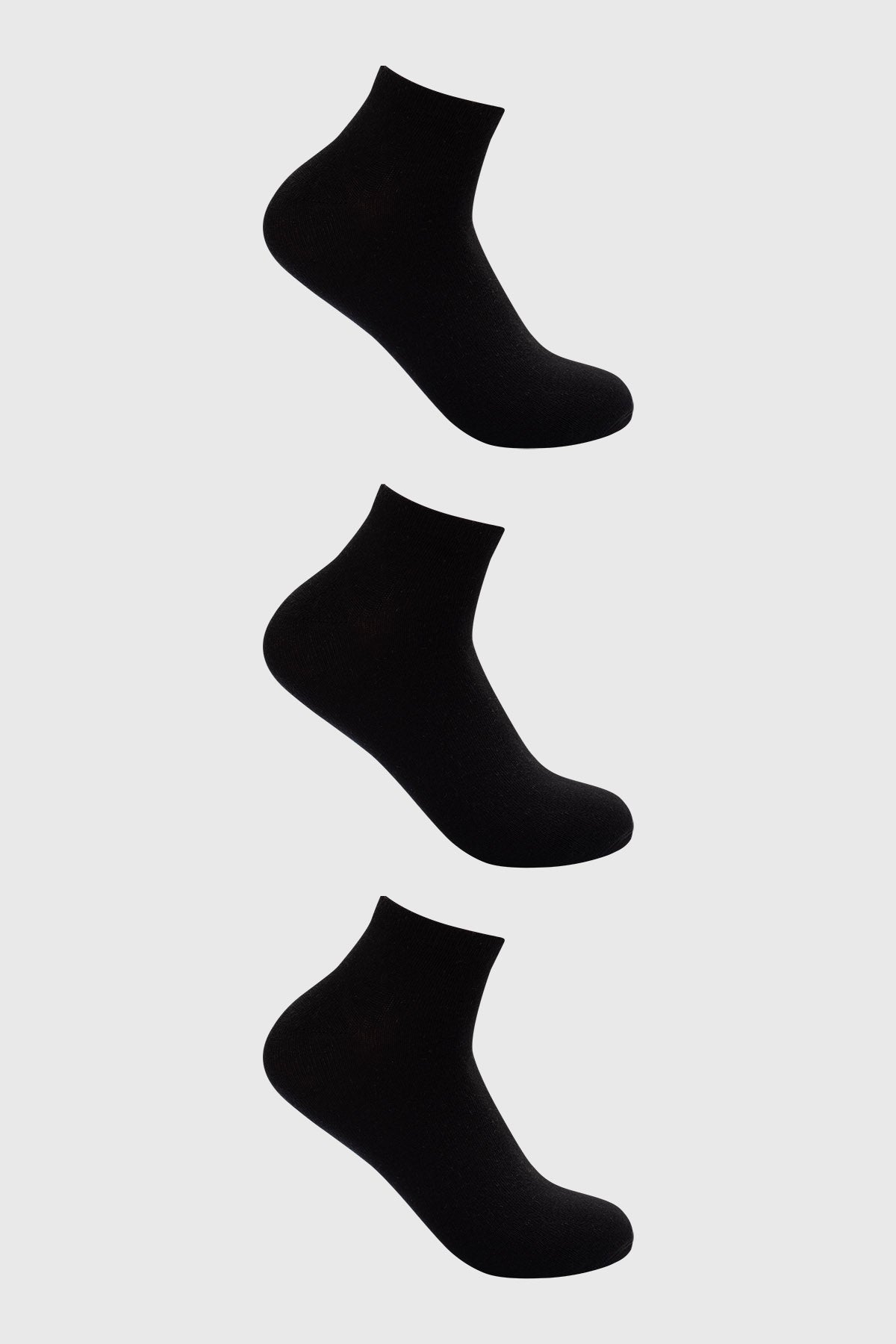 Calcetas deportivas negras para hombre en tripack diseño liso ideales para comodidad diaria