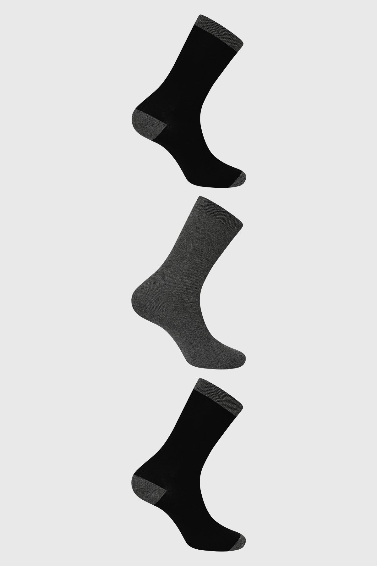 Calcetines hombre gris tripack con detalles en negro sin estampa diseño liso cómodos y versátiles