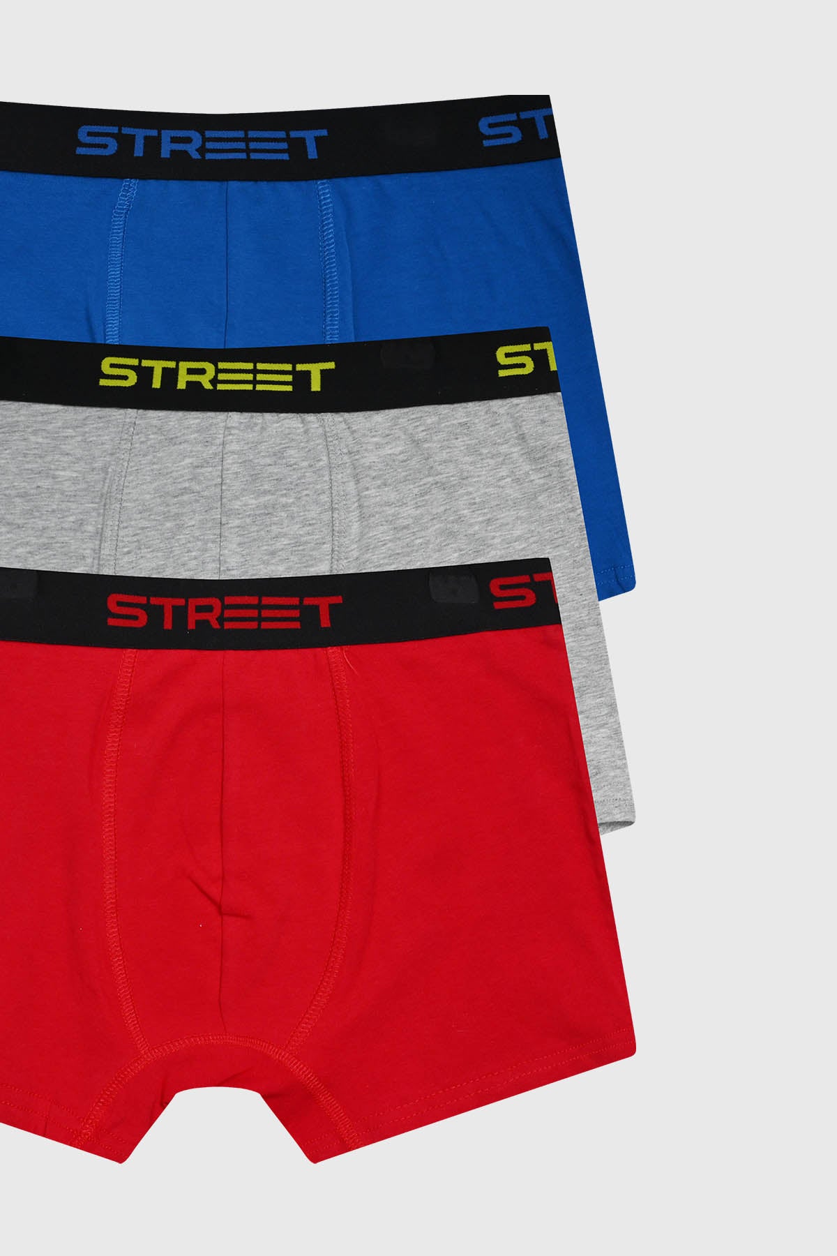 Boxer niño tripack azul gris y rojo con pretina negra y texto Street en diferentes colores diseño liso cómodo y moderno