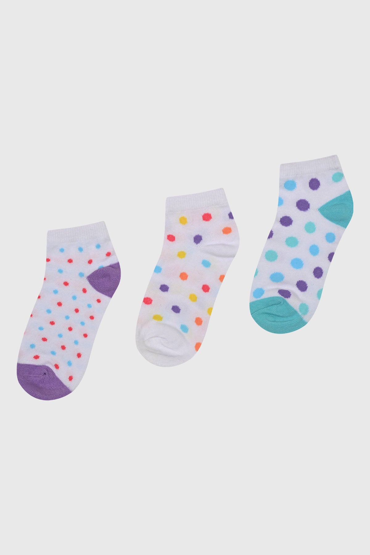 Calcetas deportivas niña tripack lila con puntos multicolores en diferentes tamaños y talones en lila y turquesa