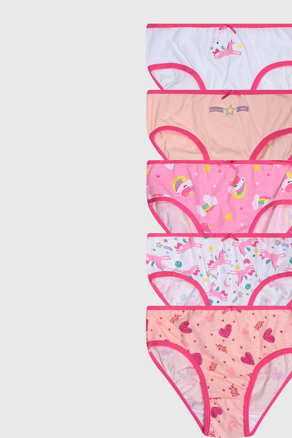 Pack de cinco calzones de niña en palo rosa con mini prints variados de unicornios arcoíris y corazones en estilo infantil