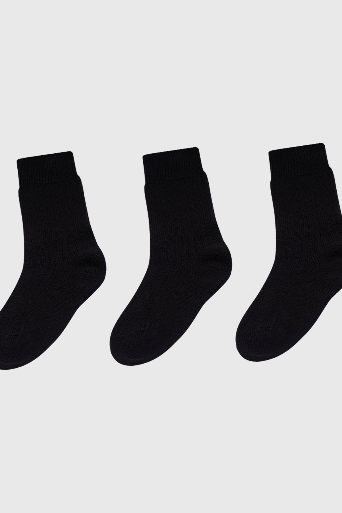 Calcetines azul marino para niño en tripack diseño liso clásicos y cómodos ideales para el día a día
