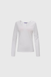 Camiseta térmica blanca de mujer con manga larga y cuello redondo diseño liso ideal para el invierno